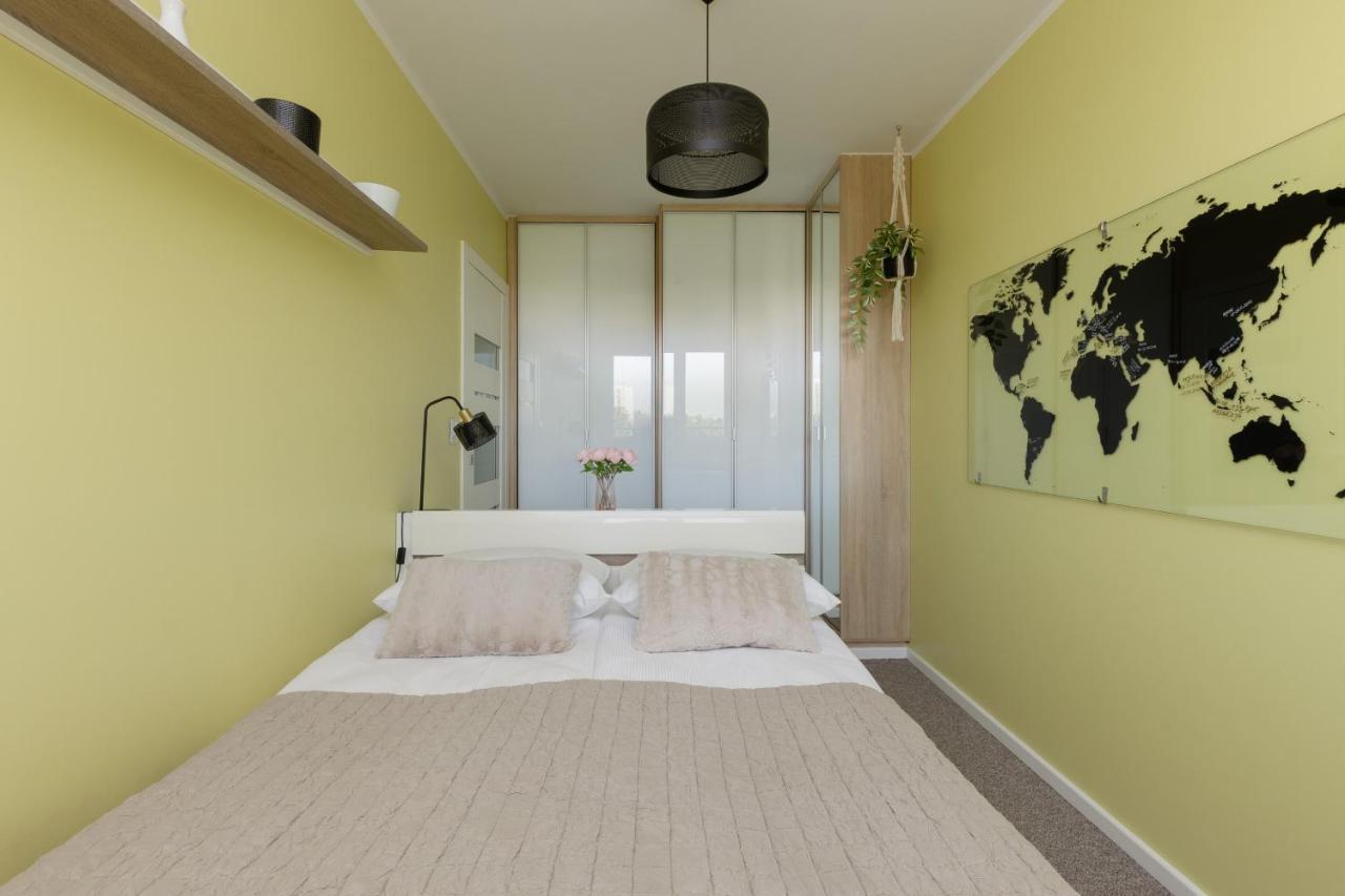 Metro Wilanowska Apartment With Parking By Noclegi Renters Varşovia Exterior foto